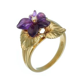 Ring in 14-karätigem Gold. Mit einer Blüte aus lila Achat, die einen kleinen Diamanten in Krappenfassung als Mittelpunkt fasst. 